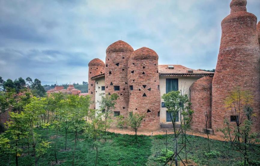 弥勒东风韵牛哆啰音乐农庄